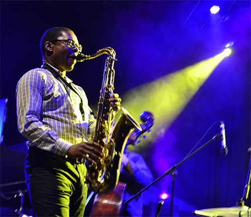 La silenciosa visita de Ravi Coltrane